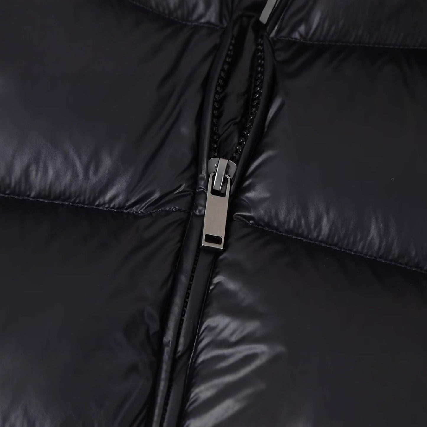 Simple And Versatile Hooded Two-tone Padded Cotton Jacket